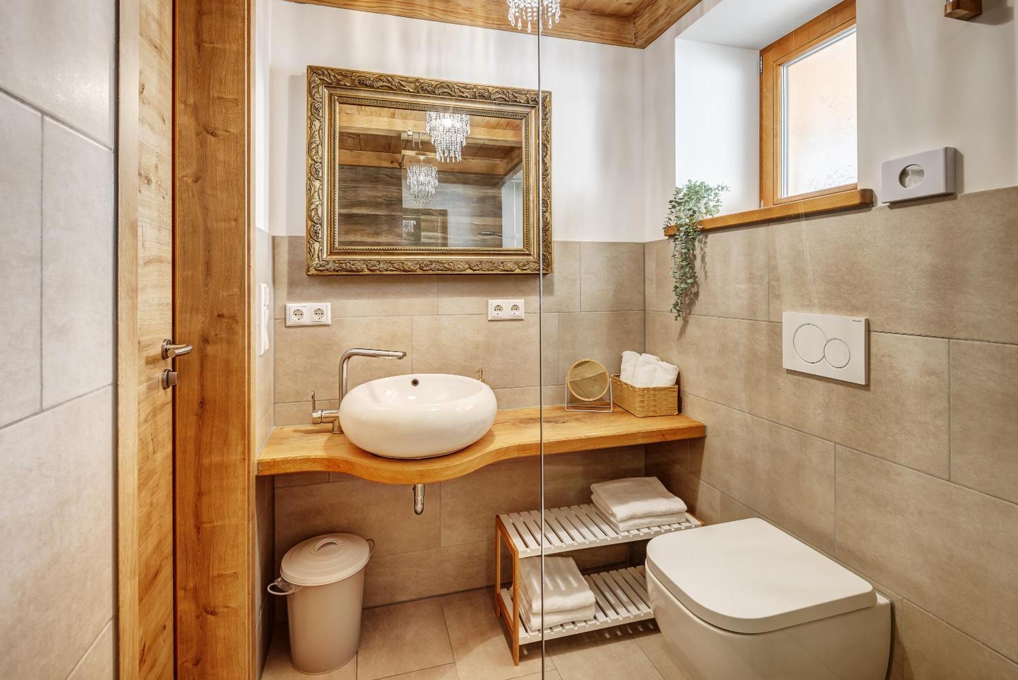 Landhaus Trinis - Gaestezimmer - Bad - Bett - Kleine Kaffee - Tee-Theke Mit Kuehlschrank - Parkplatz Rottach-Egern Exterior photo